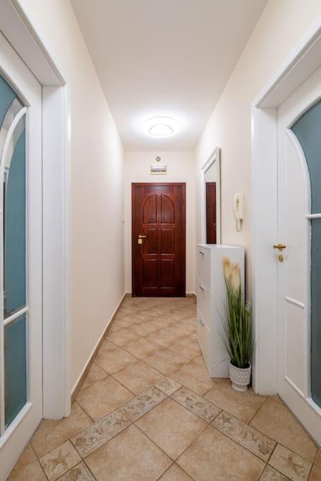 Varna Central 2Bdrm Apartment מראה חיצוני תמונה